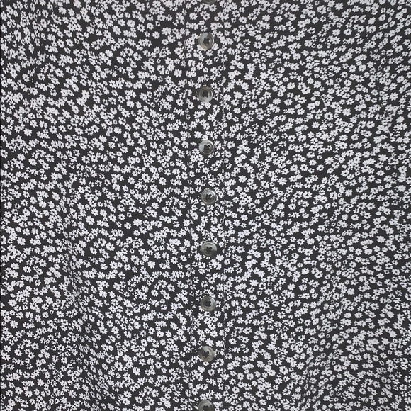 american eagle floral mini skirt - Picture 2 of 3